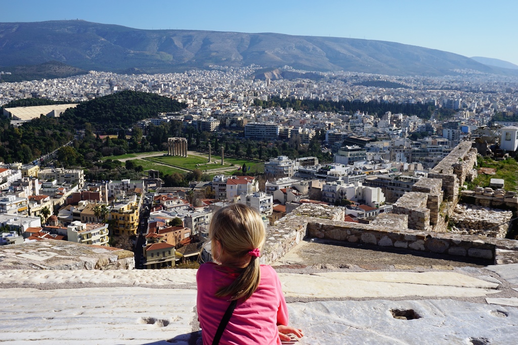 Athen_mit_Kind_Blick von der Akropolis